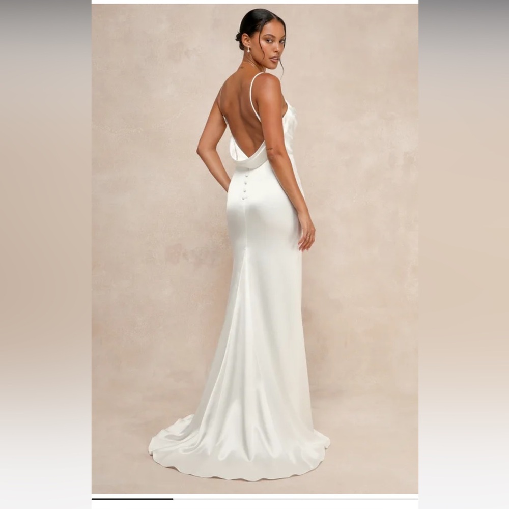 😍LULU'S! Elegant White Satin Evening Gown